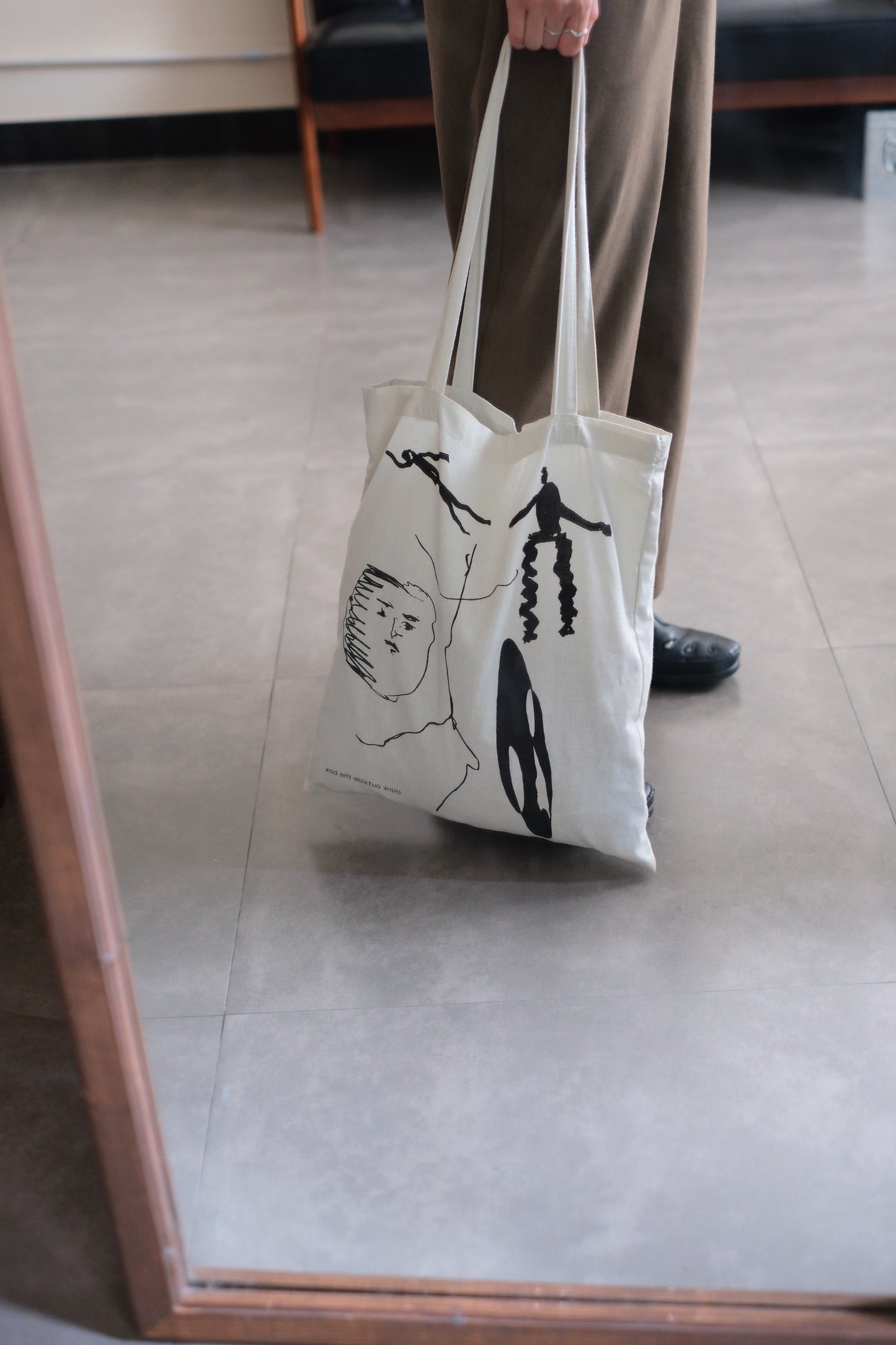 Thing outside the box tote bag