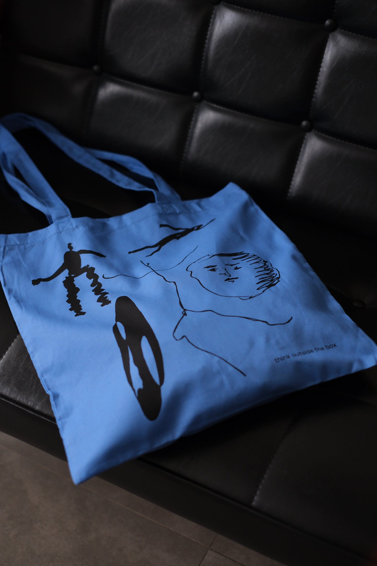 Thing outside the box tote bag