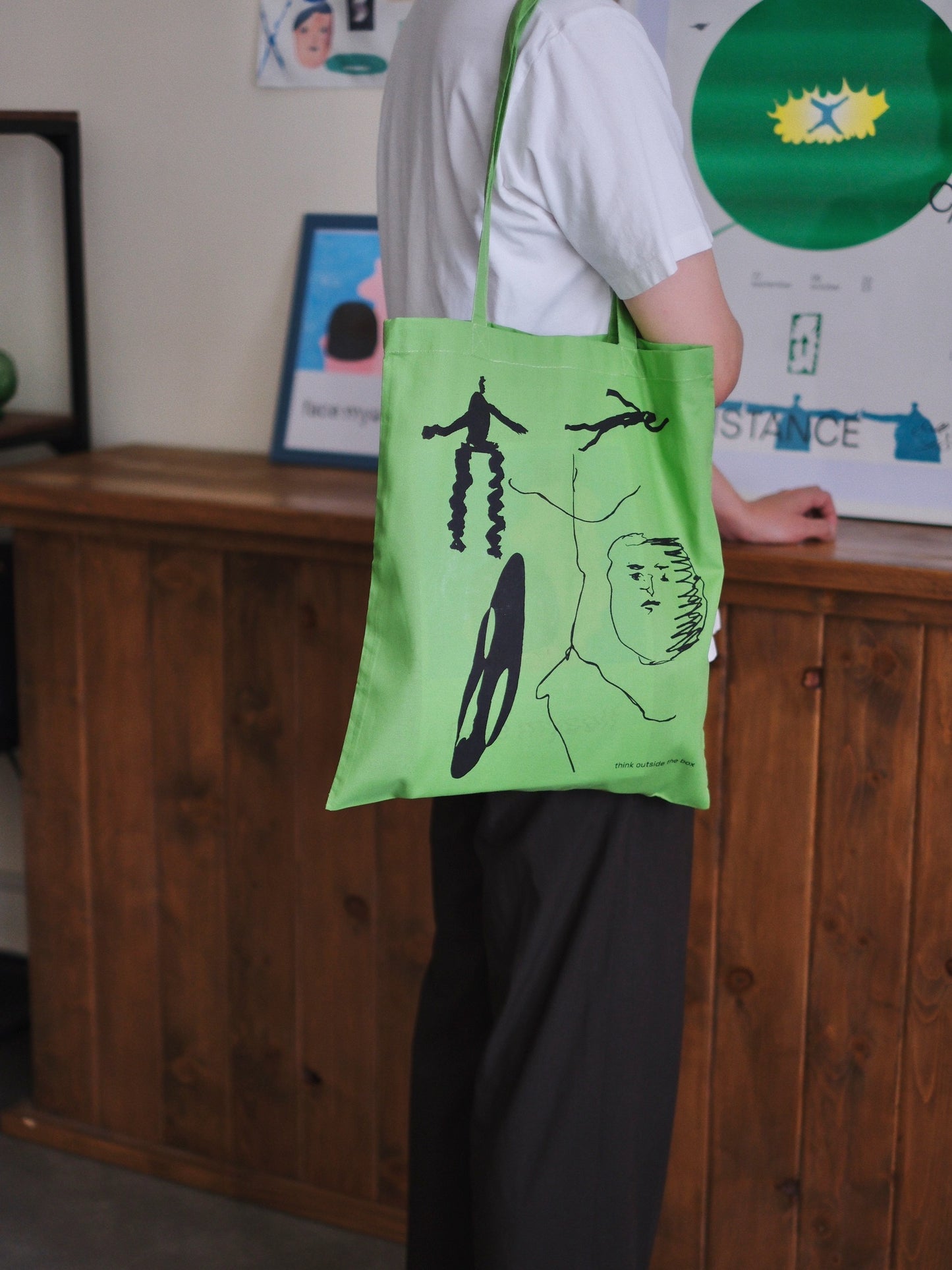 Thing outside the box tote bag
